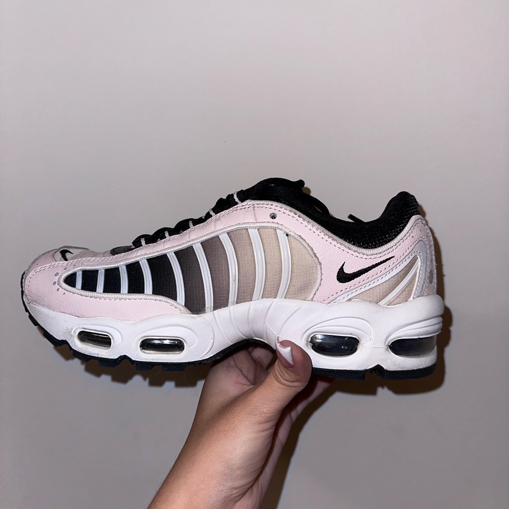 Nike Air Max Tailwind 4 soft pink